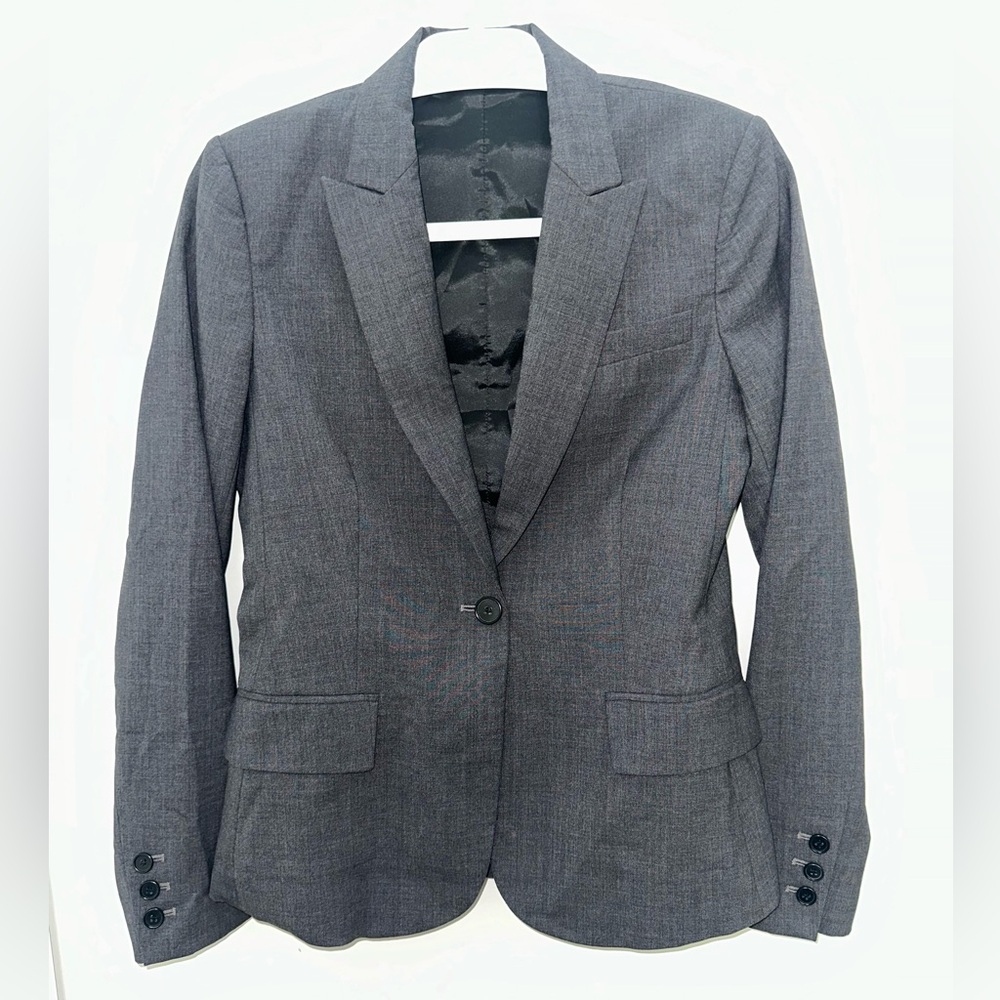 Theory Gray Blazer with Notched Lapels and Tailored Fit